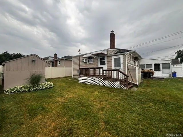 45 Clearwater Road, Babylon, NY, 3 Bedrooms Bedrooms, 8 Rooms Rooms,1 BathroomBathrooms,Residential,For Rent,Clearwater,0,1017755 45 Clearwater Road, Babylon, NY, 3 Bedrooms Bedrooms, 8 Rooms Rooms,1 BathroomBathrooms,Residential,For Rent,Clearwater,0,1017755