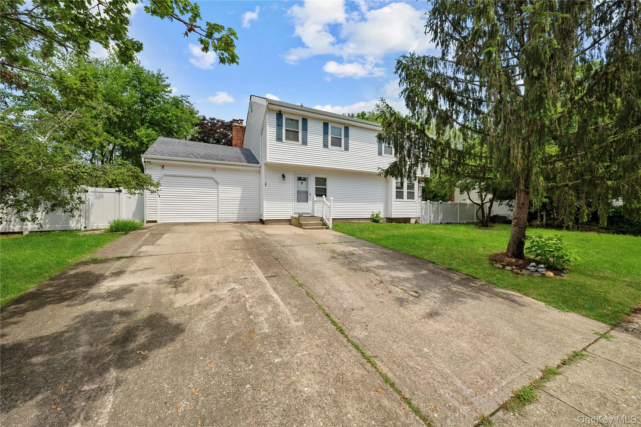 9 4th Street, Smithtown, NY, 6 Bedrooms Bedrooms, 8 Rooms Rooms,3 BathroomsBathrooms,Residential Lease,For Rent,4th,0,KEY1017757 9 4th Street, Smithtown, NY, 6 Bedrooms Bedrooms, 8 Rooms Rooms,3 BathroomsBathrooms,Residential Lease,For Rent,4th,0,KEY1017757