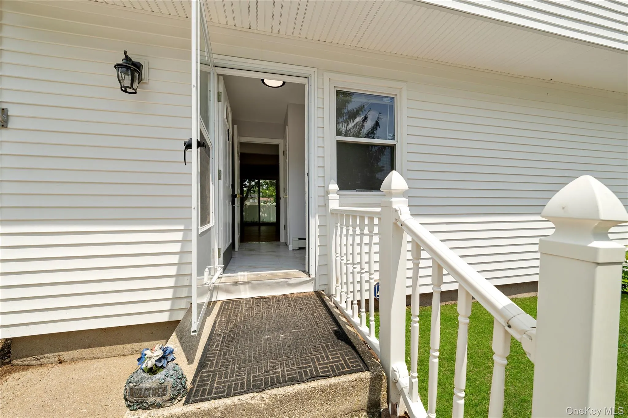 9 4th Street, Smithtown, NY, 6 Bedrooms Bedrooms, 8 Rooms Rooms,3 BathroomsBathrooms,Residential Lease,For Rent,4th,0,KEY1017757 9 4th Street, Smithtown, NY, 6 Bedrooms Bedrooms, 8 Rooms Rooms,3 BathroomsBathrooms,Residential Lease,For Rent,4th,0,KEY1017757