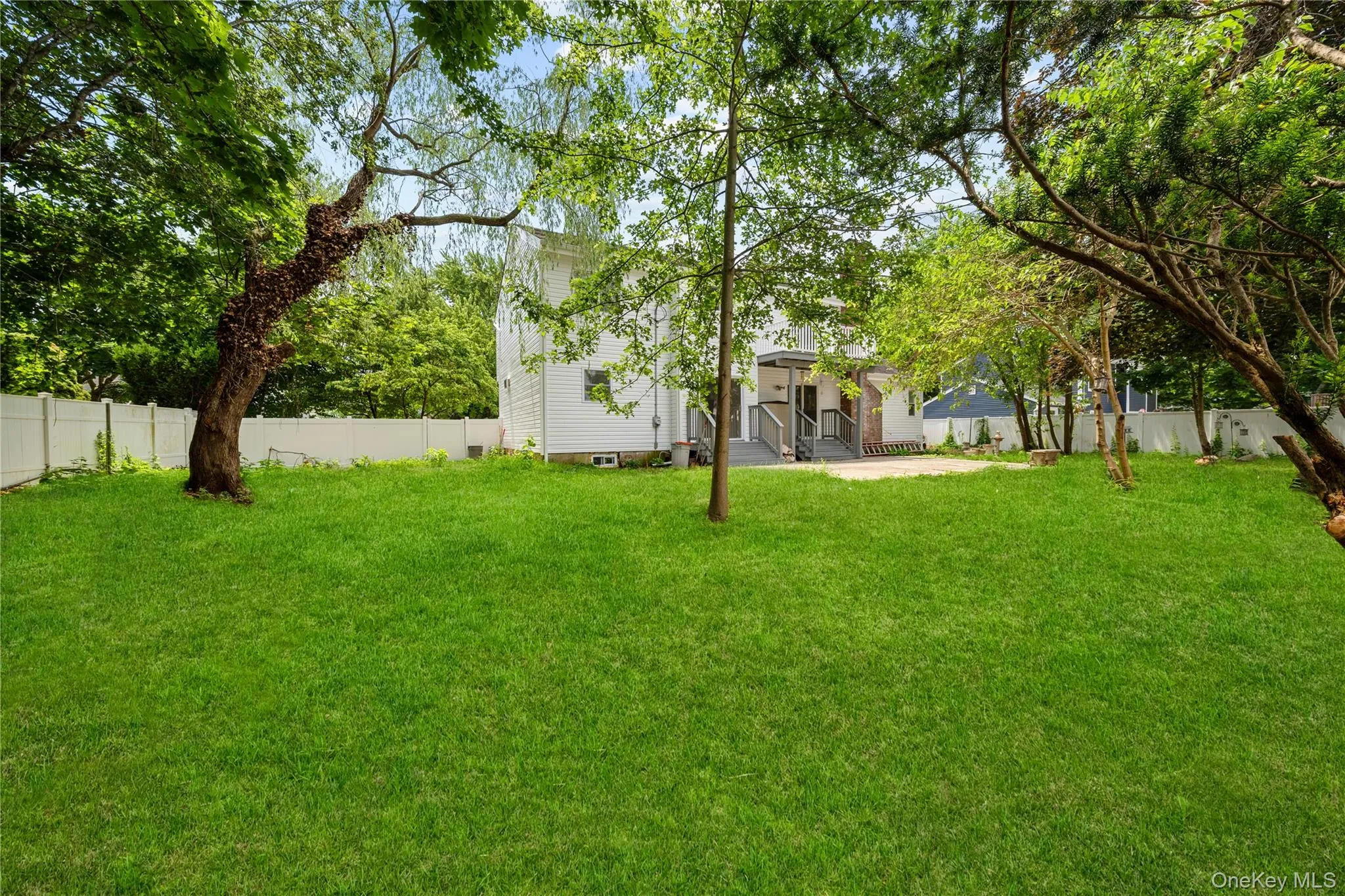 9 4th Street, Smithtown, NY, 6 Bedrooms Bedrooms, 8 Rooms Rooms,3 BathroomsBathrooms,Residential Lease,For Rent,4th,0,KEY1017757 9 4th Street, Smithtown, NY, 6 Bedrooms Bedrooms, 8 Rooms Rooms,3 BathroomsBathrooms,Residential Lease,For Rent,4th,0,KEY1017757