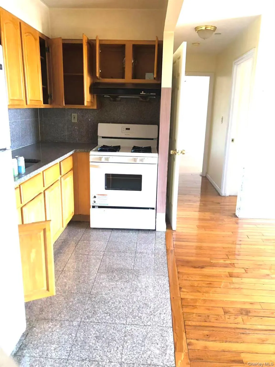 3506 Leavitt Street, New York, NY, 2 Bedrooms Bedrooms, 5 Rooms Rooms,2 BathroomsBathrooms,Residential Lease,For Rent,Leavitt,0,KEY1017761 3506 Leavitt Street, New York, NY, 2 Bedrooms Bedrooms, 5 Rooms Rooms,2 BathroomsBathrooms,Residential Lease,For Rent,Leavitt,0,KEY1017761