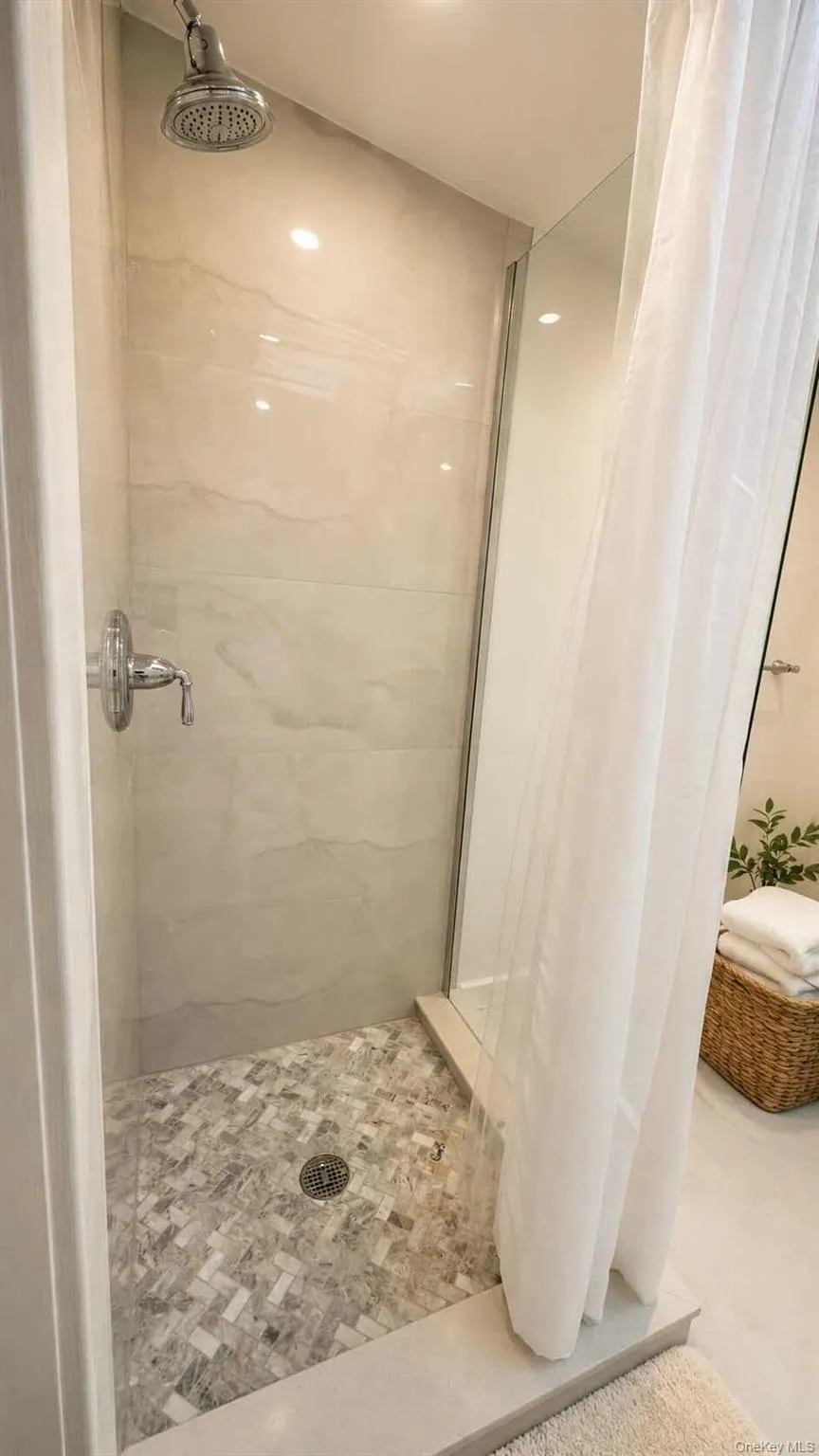 46 6th Street, Oyster Bay, NY, 1 Bedroom Bedrooms, 4 Rooms Rooms,1 BathroomBathrooms,Residential Lease,For Rent,6th,0,1017762 46 6th Street, Oyster Bay, NY, 1 Bedroom Bedrooms, 4 Rooms Rooms,1 BathroomBathrooms,Residential Lease,For Rent,6th,0,1017762