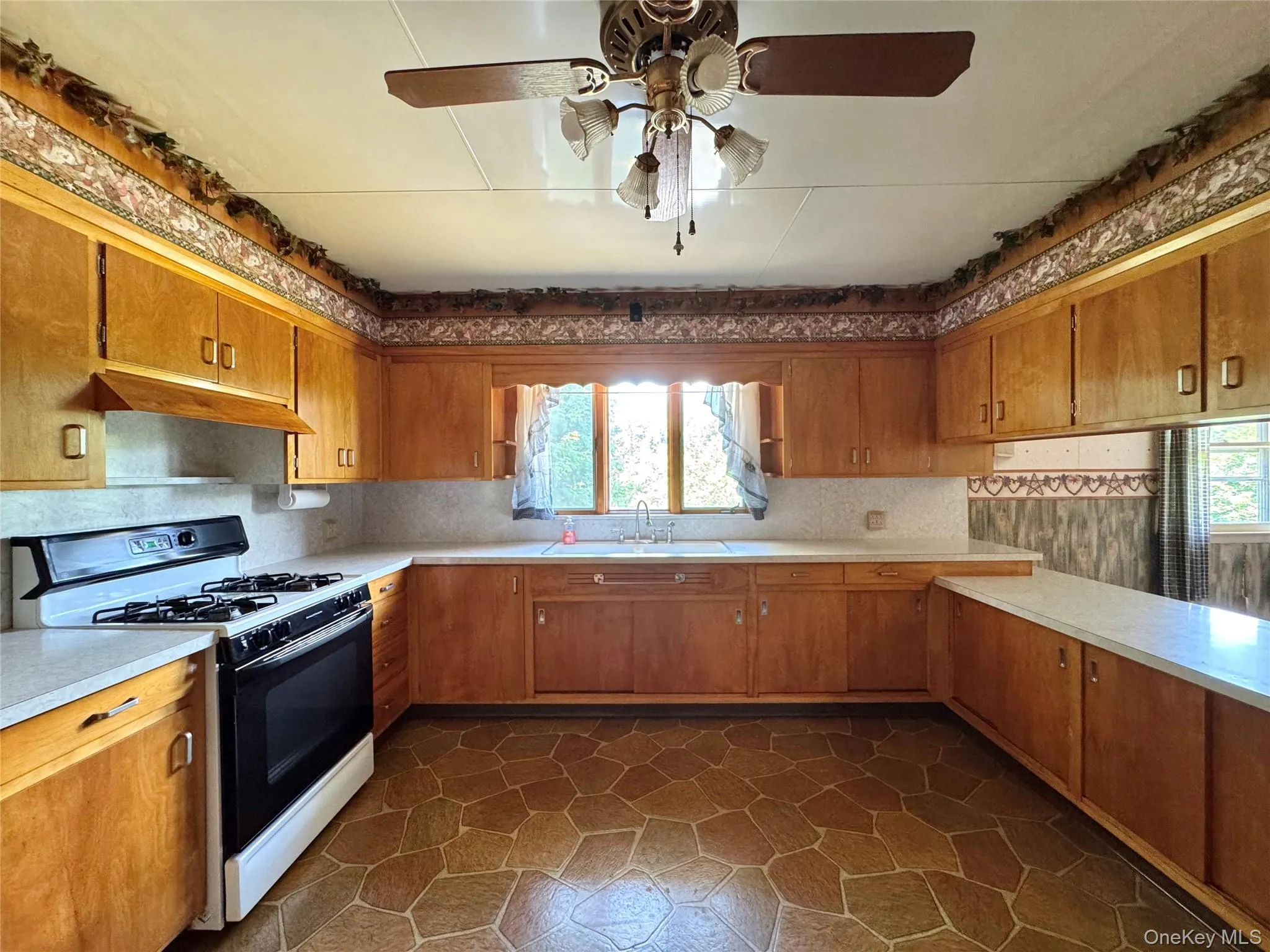 4492 Route 32, Catskill, NY, 3 Bedrooms Bedrooms, 14 Rooms Rooms,3 BathroomsBathrooms,Residential,For Rent,Route 32,0,KEY1017765 4492 Route 32, Catskill, NY, 3 Bedrooms Bedrooms, 14 Rooms Rooms,3 BathroomsBathrooms,Residential,For Rent,Route 32,0,KEY1017765