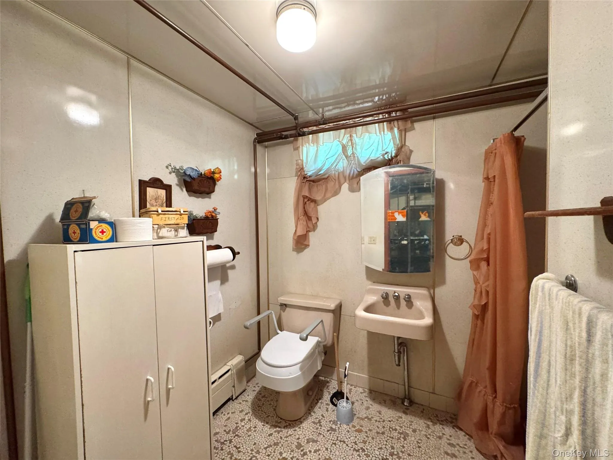 4492 Route 32, Catskill, NY, 3 Bedrooms Bedrooms, 14 Rooms Rooms,3 BathroomsBathrooms,Residential,For Rent,Route 32,0,KEY1017765 4492 Route 32, Catskill, NY, 3 Bedrooms Bedrooms, 14 Rooms Rooms,3 BathroomsBathrooms,Residential,For Rent,Route 32,0,KEY1017765