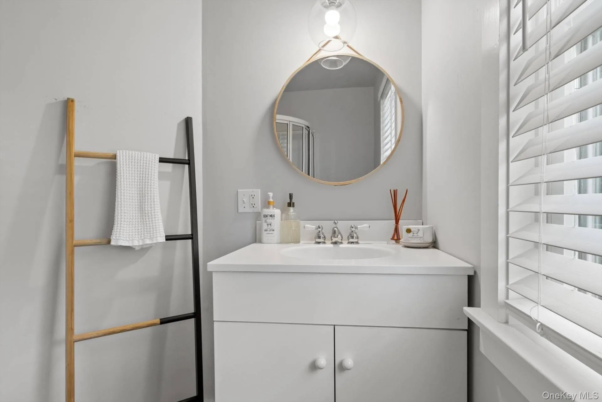 28 Wolf Way, East Hampton, NY, 4 Bedrooms Bedrooms, 6 Rooms Rooms,3 BathroomsBathrooms,Residential,For Rent,Wolf,0,KEY1017766 28 Wolf Way, East Hampton, NY, 4 Bedrooms Bedrooms, 6 Rooms Rooms,3 BathroomsBathrooms,Residential,For Rent,Wolf,0,KEY1017766