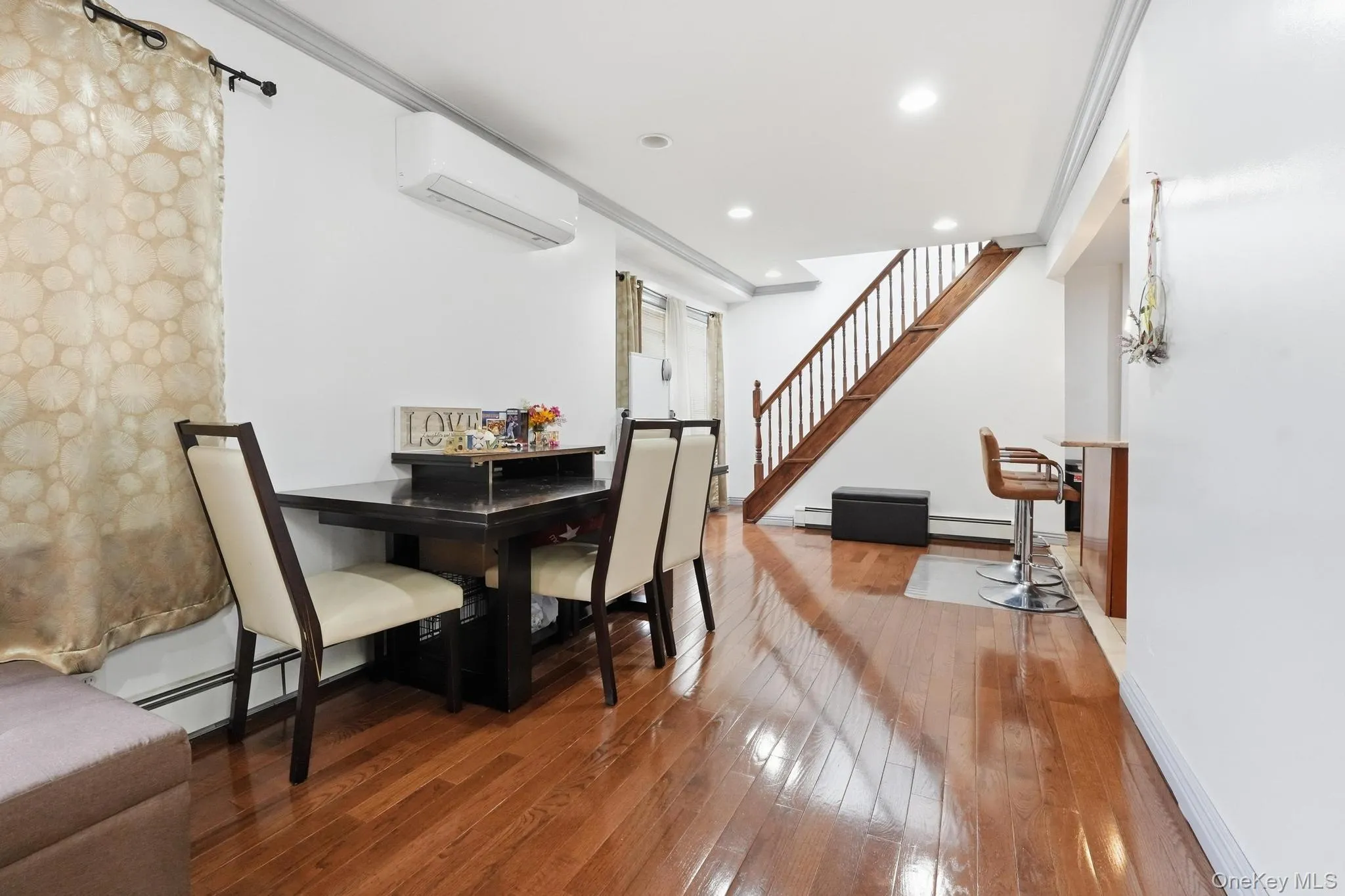 111-35 166th Street, New York, NY, 3 Bedrooms Bedrooms, 9 Rooms Rooms,3 BathroomsBathrooms,Residential,For Rent,166th,0,KEY1017767 111-35 166th Street, New York, NY, 3 Bedrooms Bedrooms, 9 Rooms Rooms,3 BathroomsBathrooms,Residential,For Rent,166th,0,KEY1017767