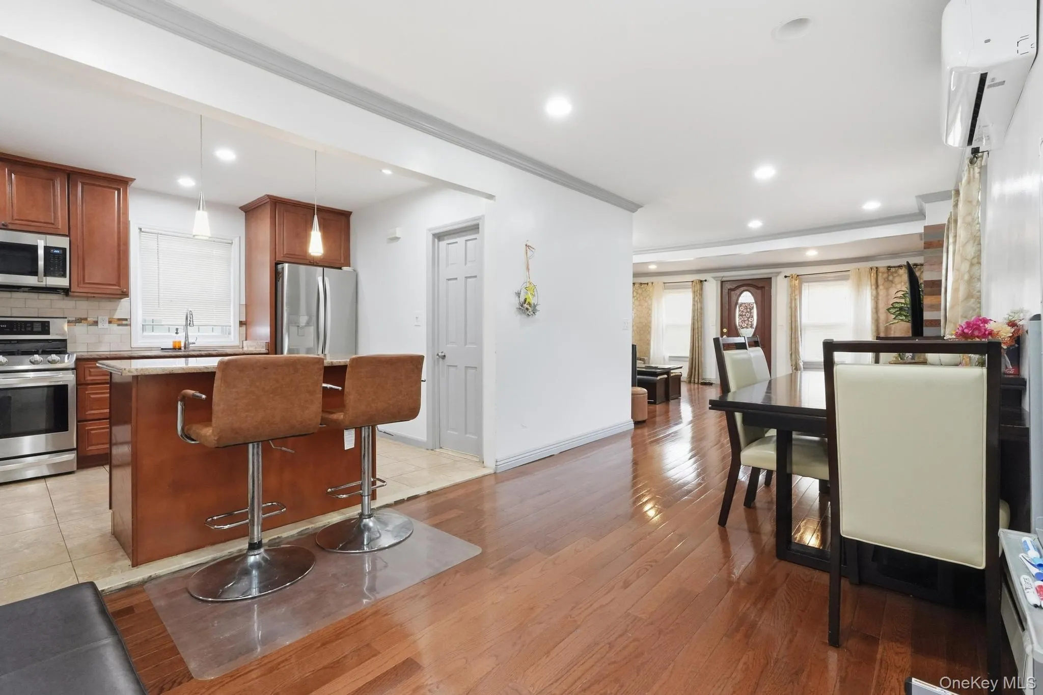 111-35 166th Street, New York, NY, 3 Bedrooms Bedrooms, 9 Rooms Rooms,3 BathroomsBathrooms,Residential,For Rent,166th,0,KEY1017767 111-35 166th Street, New York, NY, 3 Bedrooms Bedrooms, 9 Rooms Rooms,3 BathroomsBathrooms,Residential,For Rent,166th,0,KEY1017767
