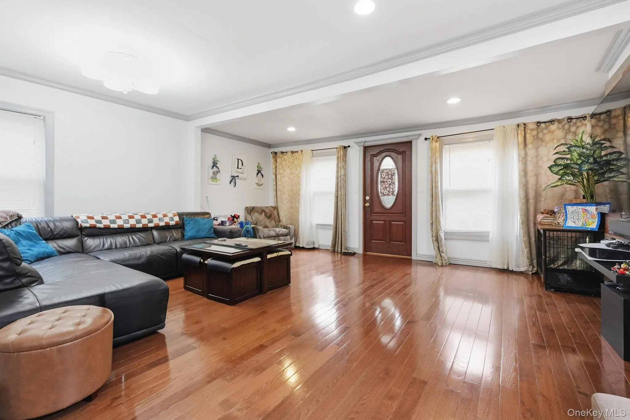 111-35 166th Street, New York, NY, 3 Bedrooms Bedrooms, 9 Rooms Rooms,3 BathroomsBathrooms,Residential,For Rent,166th,0,KEY1017767 111-35 166th Street, New York, NY, 3 Bedrooms Bedrooms, 9 Rooms Rooms,3 BathroomsBathrooms,Residential,For Rent,166th,0,KEY1017767