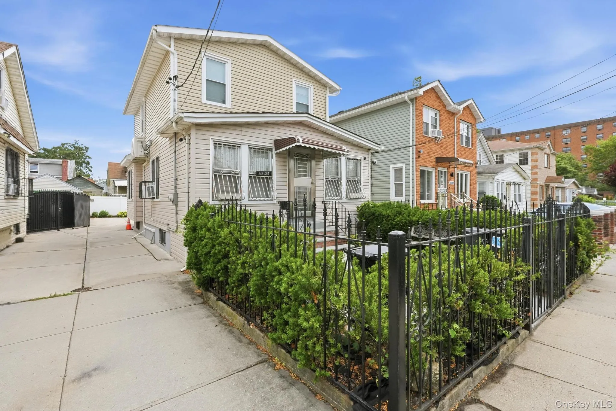 111-35 166th Street, New York, NY, 3 Bedrooms Bedrooms, 9 Rooms Rooms,3 BathroomsBathrooms,Residential,For Rent,166th,0,KEY1017767 111-35 166th Street, New York, NY, 3 Bedrooms Bedrooms, 9 Rooms Rooms,3 BathroomsBathrooms,Residential,For Rent,166th,0,KEY1017767
