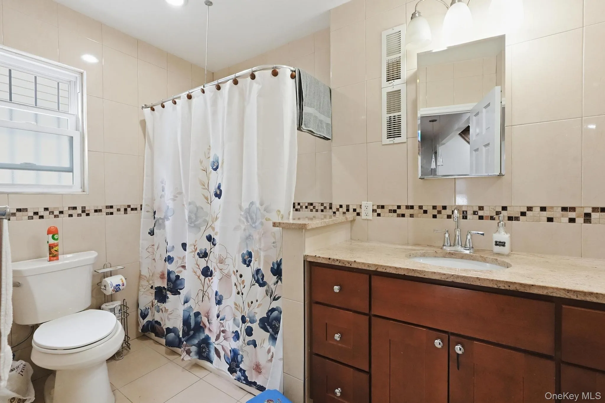 111-35 166th Street, New York, NY, 3 Bedrooms Bedrooms, 9 Rooms Rooms,3 BathroomsBathrooms,Residential,For Rent,166th,0,KEY1017767 111-35 166th Street, New York, NY, 3 Bedrooms Bedrooms, 9 Rooms Rooms,3 BathroomsBathrooms,Residential,For Rent,166th,0,KEY1017767