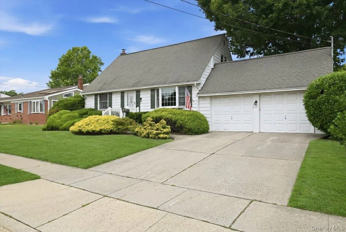 207 Sullivan Avenue, Oyster Bay, NY, 4 Bedrooms Bedrooms, 7 Rooms Rooms,2 BathroomsBathrooms,Residential,For Rent,Sullivan,0,KEY1017770 207 Sullivan Avenue, Oyster Bay, NY, 4 Bedrooms Bedrooms, 7 Rooms Rooms,2 BathroomsBathrooms,Residential,For Rent,Sullivan,0,KEY1017770