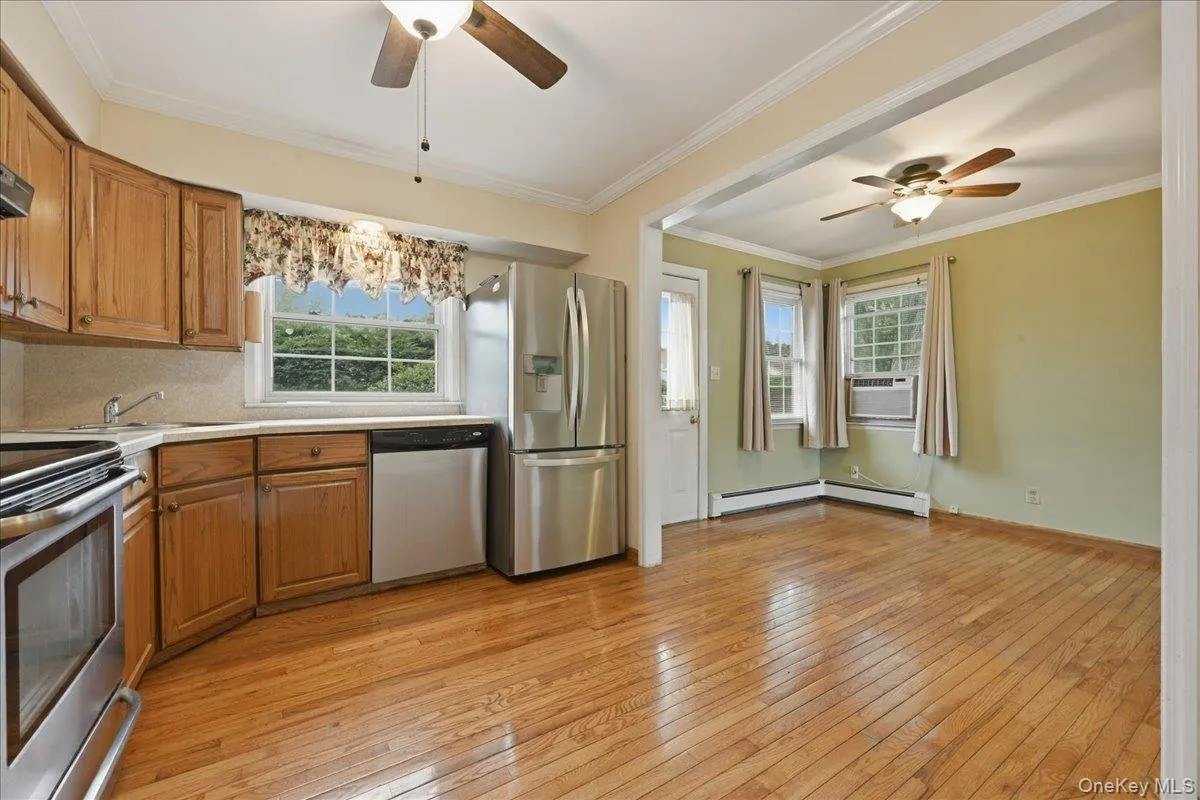 207 Sullivan Avenue, Oyster Bay, NY, 4 Bedrooms Bedrooms, 7 Rooms Rooms,2 BathroomsBathrooms,Residential,For Rent,Sullivan,0,KEY1017770 207 Sullivan Avenue, Oyster Bay, NY, 4 Bedrooms Bedrooms, 7 Rooms Rooms,2 BathroomsBathrooms,Residential,For Rent,Sullivan,0,KEY1017770