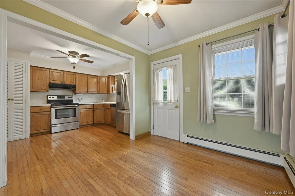 207 Sullivan Avenue, Oyster Bay, NY, 4 Bedrooms Bedrooms, 7 Rooms Rooms,2 BathroomsBathrooms,Residential,For Rent,Sullivan,0,KEY1017770 207 Sullivan Avenue, Oyster Bay, NY, 4 Bedrooms Bedrooms, 7 Rooms Rooms,2 BathroomsBathrooms,Residential,For Rent,Sullivan,0,KEY1017770