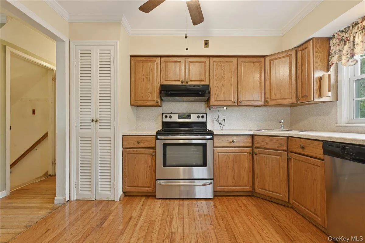 207 Sullivan Avenue, Oyster Bay, NY, 4 Bedrooms Bedrooms, 7 Rooms Rooms,2 BathroomsBathrooms,Residential,For Rent,Sullivan,0,KEY1017770 207 Sullivan Avenue, Oyster Bay, NY, 4 Bedrooms Bedrooms, 7 Rooms Rooms,2 BathroomsBathrooms,Residential,For Rent,Sullivan,0,KEY1017770