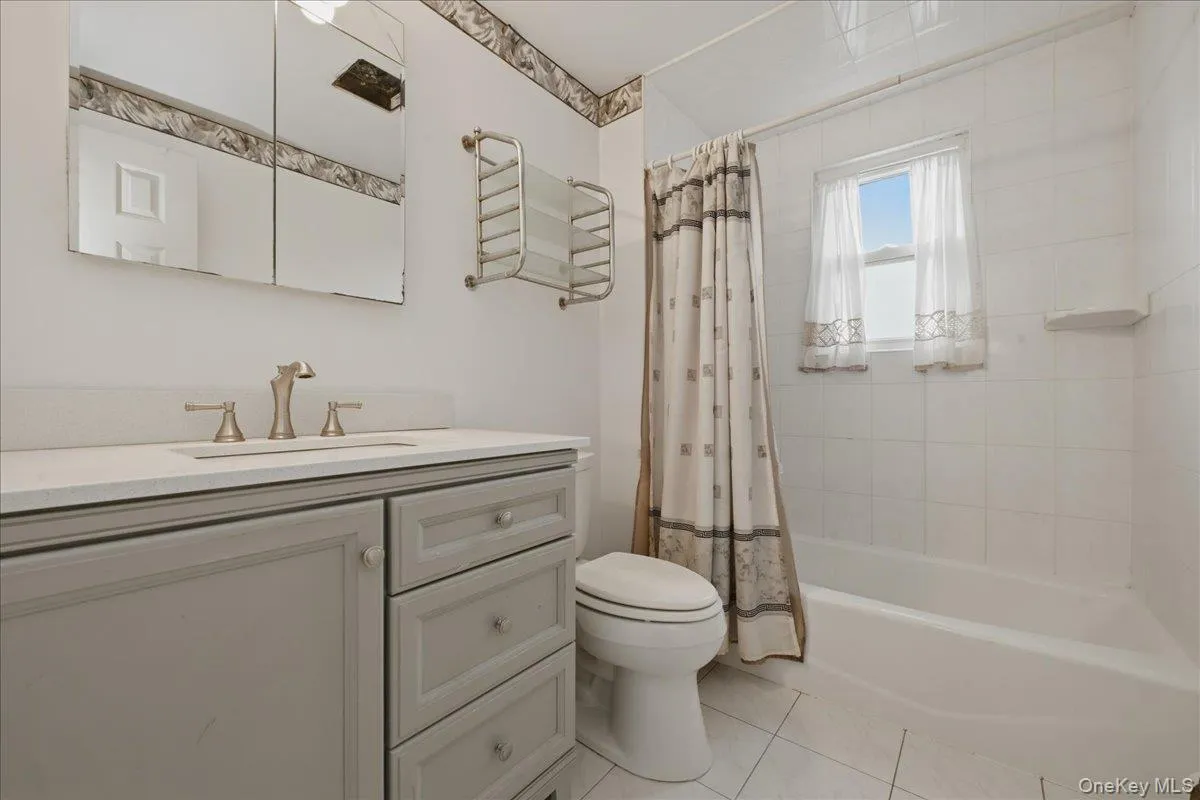 207 Sullivan Avenue, Oyster Bay, NY, 4 Bedrooms Bedrooms, 7 Rooms Rooms,2 BathroomsBathrooms,Residential,For Rent,Sullivan,0,KEY1017770 207 Sullivan Avenue, Oyster Bay, NY, 4 Bedrooms Bedrooms, 7 Rooms Rooms,2 BathroomsBathrooms,Residential,For Rent,Sullivan,0,KEY1017770