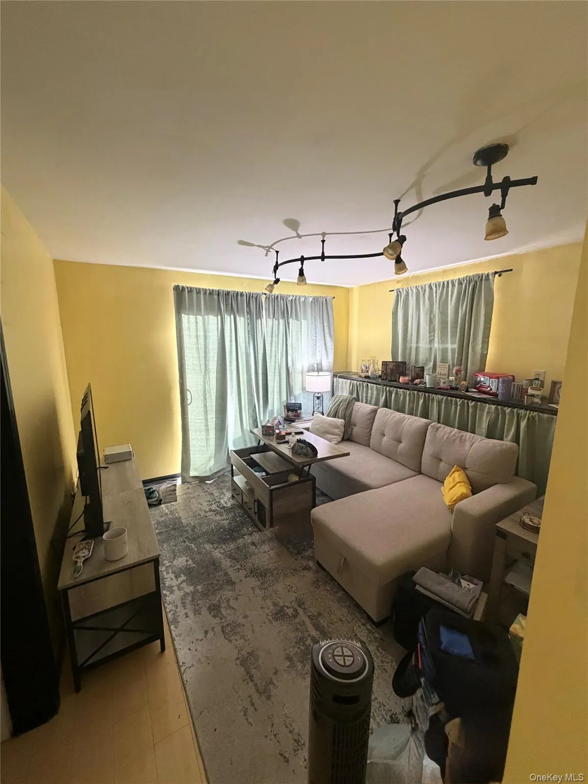 33 Lincoln Circle, Shawangunk, NY, 3 Bedrooms Bedrooms, 9 Rooms Rooms,2 BathroomsBathrooms,Residential,For Rent,Lincoln,0,KEY1017778 33 Lincoln Circle, Shawangunk, NY, 3 Bedrooms Bedrooms, 9 Rooms Rooms,2 BathroomsBathrooms,Residential,For Rent,Lincoln,0,KEY1017778
