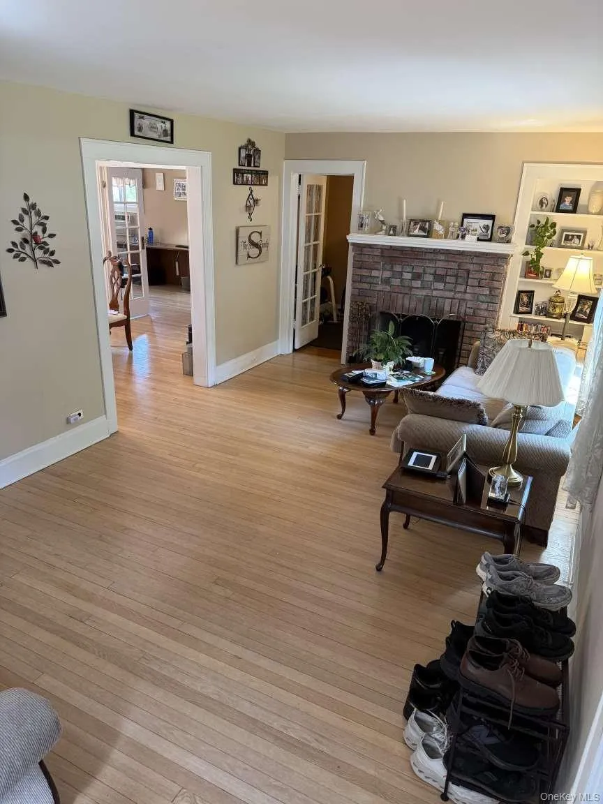 145 Raymond Street, Hempstead, NY, 3 Bedrooms Bedrooms, 11 Rooms Rooms,2 BathroomsBathrooms,Residential,For Rent,Raymond,0,KEY1017780 145 Raymond Street, Hempstead, NY, 3 Bedrooms Bedrooms, 11 Rooms Rooms,2 BathroomsBathrooms,Residential,For Rent,Raymond,0,KEY1017780