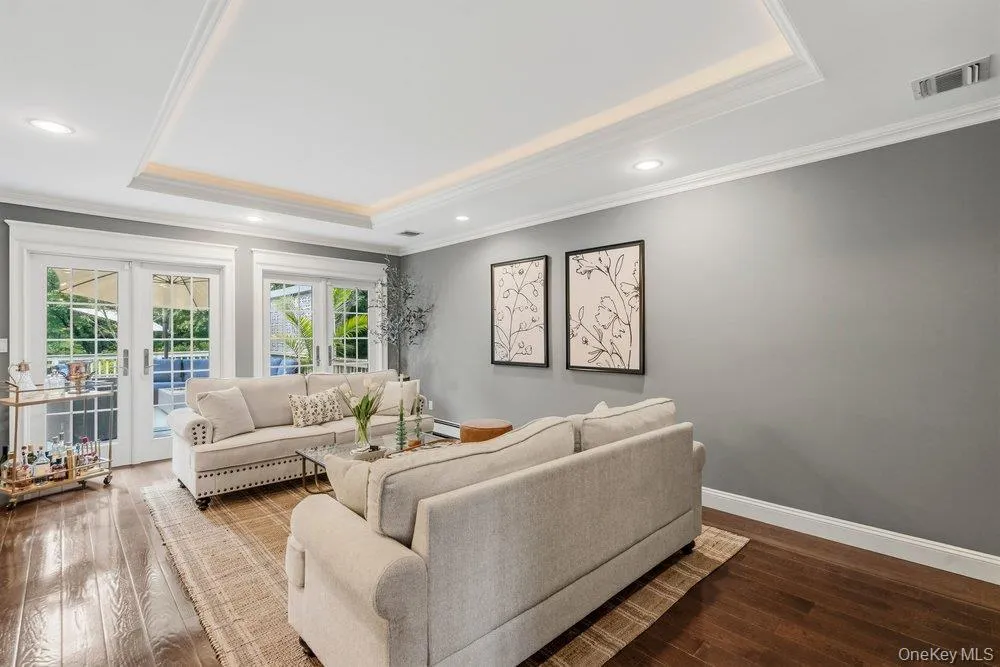 6 Colonial Gate, Oyster Bay, NY, 4 Bedrooms Bedrooms, 10 Rooms Rooms,3 BathroomsBathrooms,Residential,For Rent,Colonial Gate,0,KEY1017782 6 Colonial Gate, Oyster Bay, NY, 4 Bedrooms Bedrooms, 10 Rooms Rooms,3 BathroomsBathrooms,Residential,For Rent,Colonial Gate,0,KEY1017782