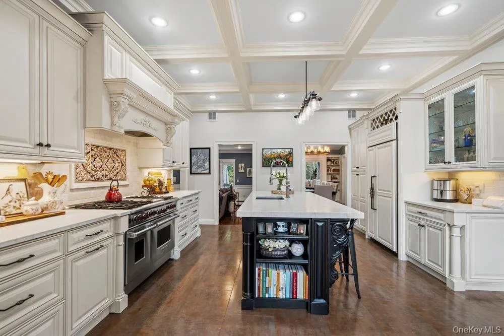 6 Colonial Gate, Oyster Bay, NY, 4 Bedrooms Bedrooms, 10 Rooms Rooms,3 BathroomsBathrooms,Residential,For Rent,Colonial Gate,0,KEY1017782 6 Colonial Gate, Oyster Bay, NY, 4 Bedrooms Bedrooms, 10 Rooms Rooms,3 BathroomsBathrooms,Residential,For Rent,Colonial Gate,0,KEY1017782