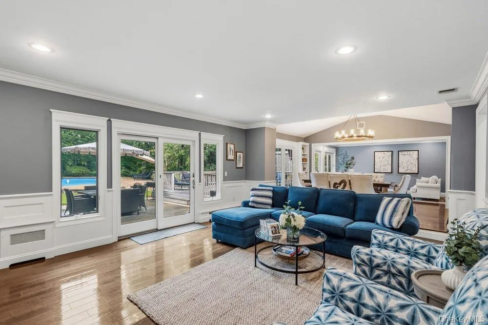 6 Colonial Gate, Oyster Bay, NY, 4 Bedrooms Bedrooms, 10 Rooms Rooms,3 BathroomsBathrooms,Residential,For Rent,Colonial Gate,0,KEY1017782 6 Colonial Gate, Oyster Bay, NY, 4 Bedrooms Bedrooms, 10 Rooms Rooms,3 BathroomsBathrooms,Residential,For Rent,Colonial Gate,0,KEY1017782
