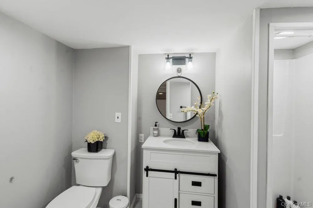 6 Colonial Gate, Oyster Bay, NY, 4 Bedrooms Bedrooms, 10 Rooms Rooms,3 BathroomsBathrooms,Residential,For Rent,Colonial Gate,0,KEY1017782 6 Colonial Gate, Oyster Bay, NY, 4 Bedrooms Bedrooms, 10 Rooms Rooms,3 BathroomsBathrooms,Residential,For Rent,Colonial Gate,0,KEY1017782
