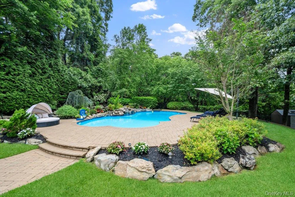 6 Colonial Gate, Oyster Bay, NY, 4 Bedrooms Bedrooms, 10 Rooms Rooms,3 BathroomsBathrooms,Residential,For Rent,Colonial Gate,0,KEY1017782 6 Colonial Gate, Oyster Bay, NY, 4 Bedrooms Bedrooms, 10 Rooms Rooms,3 BathroomsBathrooms,Residential,For Rent,Colonial Gate,0,KEY1017782