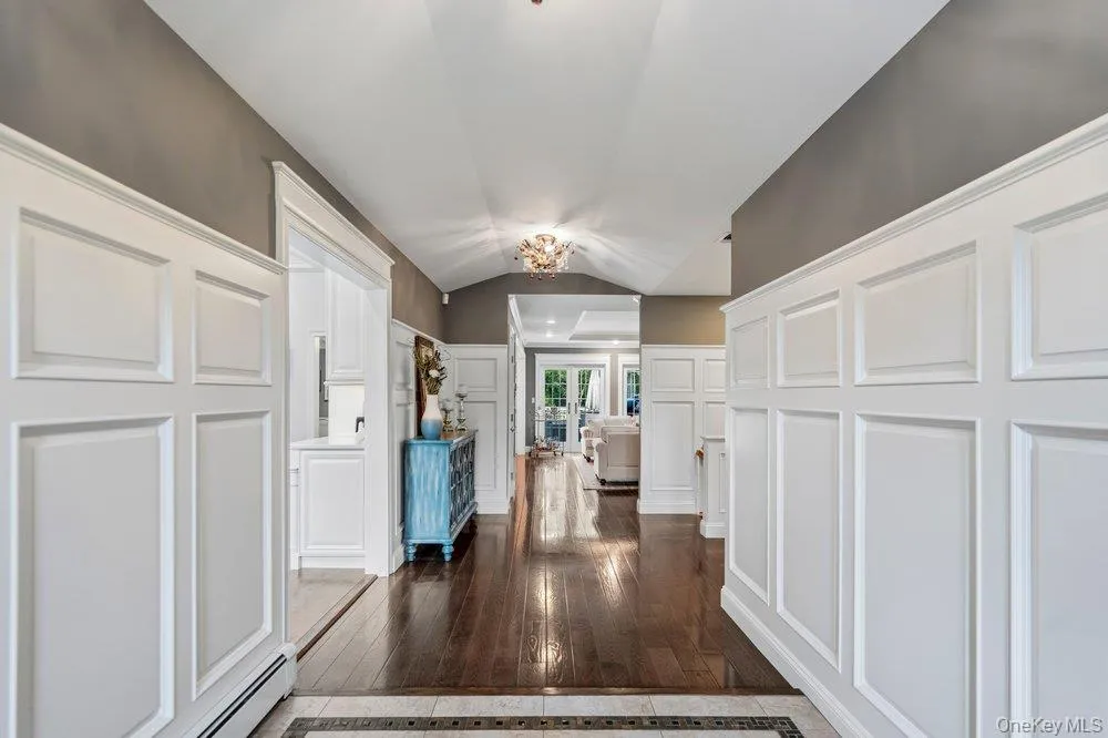 6 Colonial Gate, Oyster Bay, NY, 4 Bedrooms Bedrooms, 10 Rooms Rooms,3 BathroomsBathrooms,Residential,For Rent,Colonial Gate,0,KEY1017782 6 Colonial Gate, Oyster Bay, NY, 4 Bedrooms Bedrooms, 10 Rooms Rooms,3 BathroomsBathrooms,Residential,For Rent,Colonial Gate,0,KEY1017782