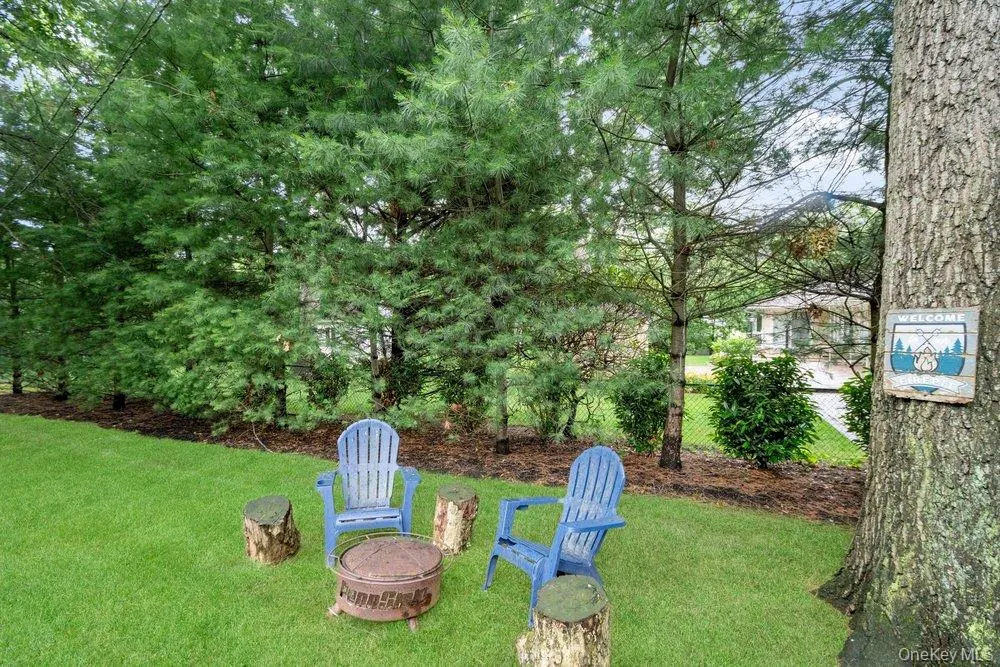 6 Colonial Gate, Oyster Bay, NY, 4 Bedrooms Bedrooms, 10 Rooms Rooms,3 BathroomsBathrooms,Residential,For Rent,Colonial Gate,0,KEY1017782 6 Colonial Gate, Oyster Bay, NY, 4 Bedrooms Bedrooms, 10 Rooms Rooms,3 BathroomsBathrooms,Residential,For Rent,Colonial Gate,0,KEY1017782