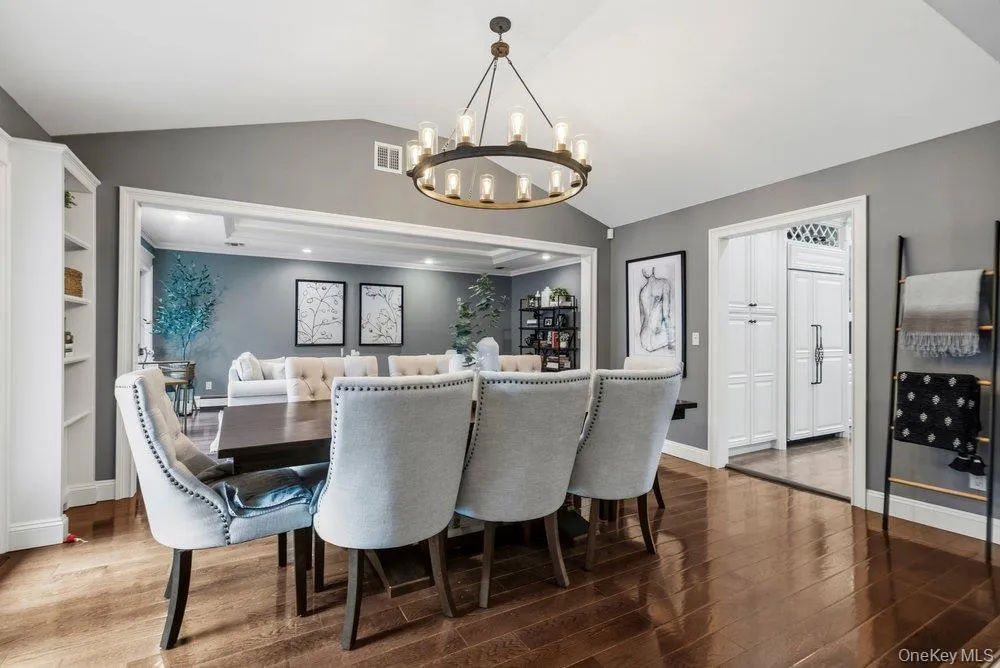 6 Colonial Gate, Oyster Bay, NY, 4 Bedrooms Bedrooms, 10 Rooms Rooms,3 BathroomsBathrooms,Residential,For Rent,Colonial Gate,0,KEY1017782 6 Colonial Gate, Oyster Bay, NY, 4 Bedrooms Bedrooms, 10 Rooms Rooms,3 BathroomsBathrooms,Residential,For Rent,Colonial Gate,0,KEY1017782