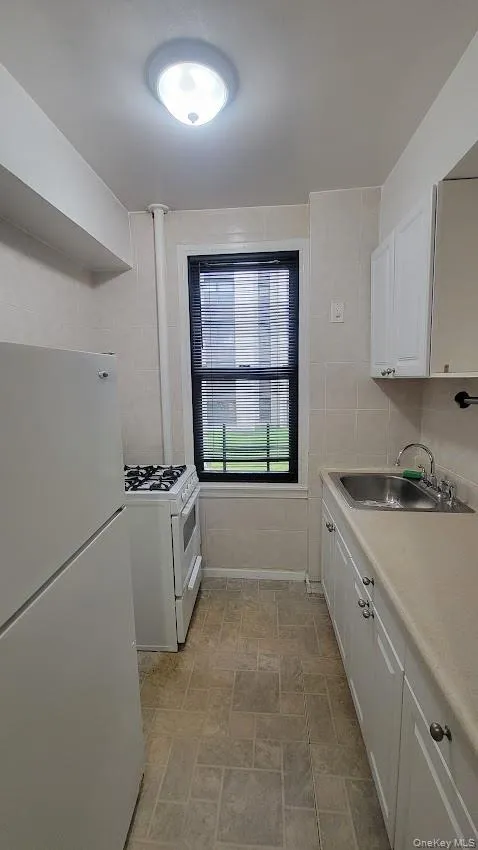 98-34 63rd Drive, New York, NY, 1 Bedroom Bedrooms, 3 Rooms Rooms,1 BathroomBathrooms,Residential Lease,For Rent,63rd,0,KEY1017785 98-34 63rd Drive, New York, NY, 1 Bedroom Bedrooms, 3 Rooms Rooms,1 BathroomBathrooms,Residential Lease,For Rent,63rd,0,KEY1017785