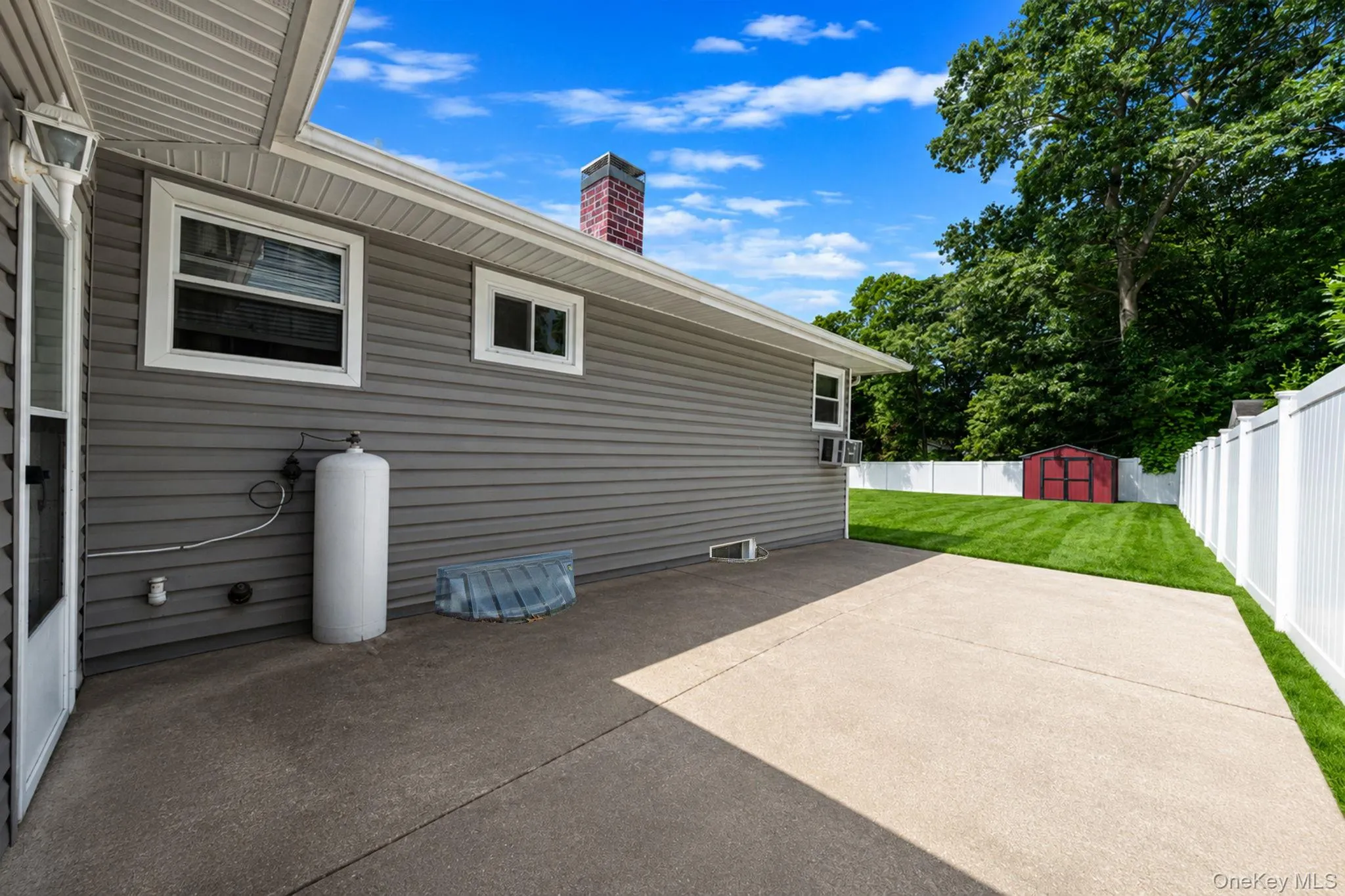 390 Blue Point Road, Brookhaven, NY, 3 Bedrooms Bedrooms, 6 Rooms Rooms,1 BathroomBathrooms,Residential,For Rent,Blue Point,0,1017790 390 Blue Point Road, Brookhaven, NY, 3 Bedrooms Bedrooms, 6 Rooms Rooms,1 BathroomBathrooms,Residential,For Rent,Blue Point,0,1017790