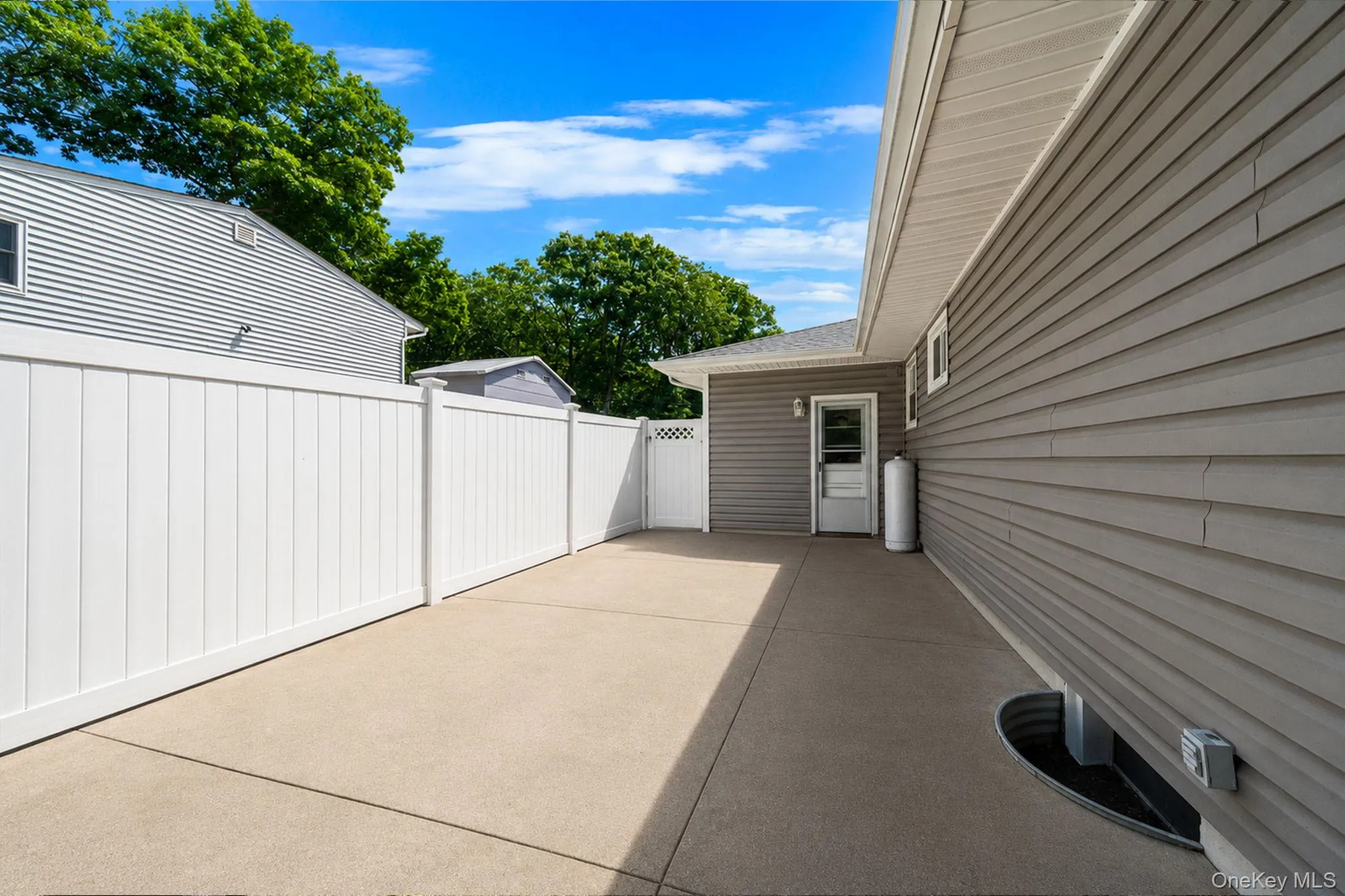 390 Blue Point Road, Brookhaven, NY, 3 Bedrooms Bedrooms, 6 Rooms Rooms,1 BathroomBathrooms,Residential,For Rent,Blue Point,0,1017790 390 Blue Point Road, Brookhaven, NY, 3 Bedrooms Bedrooms, 6 Rooms Rooms,1 BathroomBathrooms,Residential,For Rent,Blue Point,0,1017790
