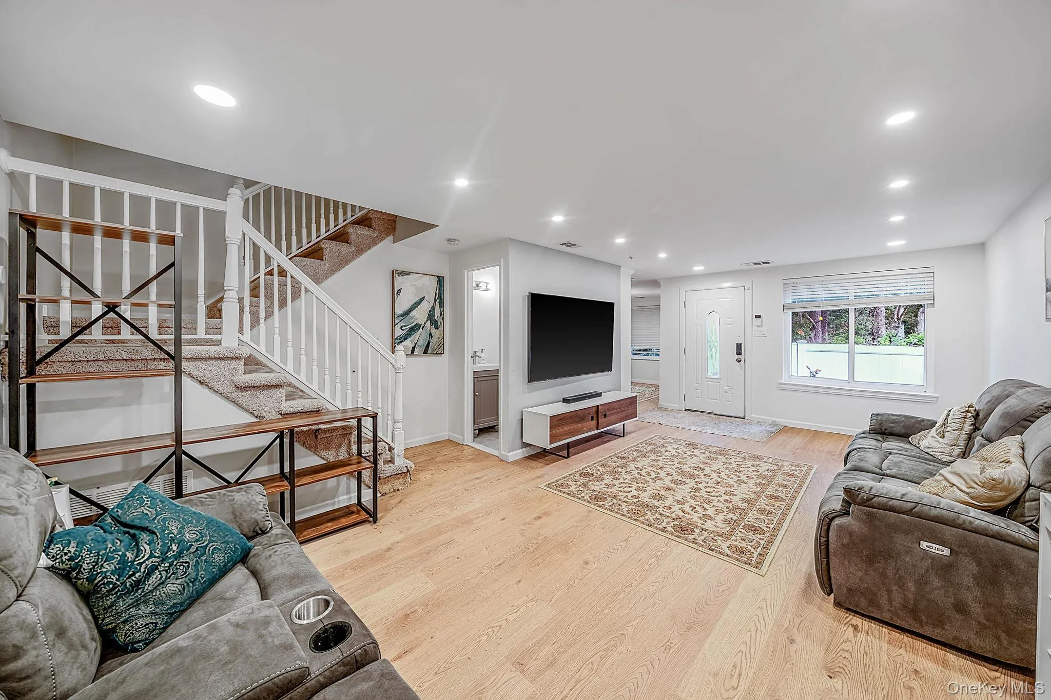 577 Blue Ridge Drive, Brookhaven, NY, 3 Bedrooms Bedrooms, 8 Rooms Rooms,1 BathroomBathrooms,Residential,For Rent,Blue Ridge,0,KEY1017791 577 Blue Ridge Drive, Brookhaven, NY, 3 Bedrooms Bedrooms, 8 Rooms Rooms,1 BathroomBathrooms,Residential,For Rent,Blue Ridge,0,KEY1017791
