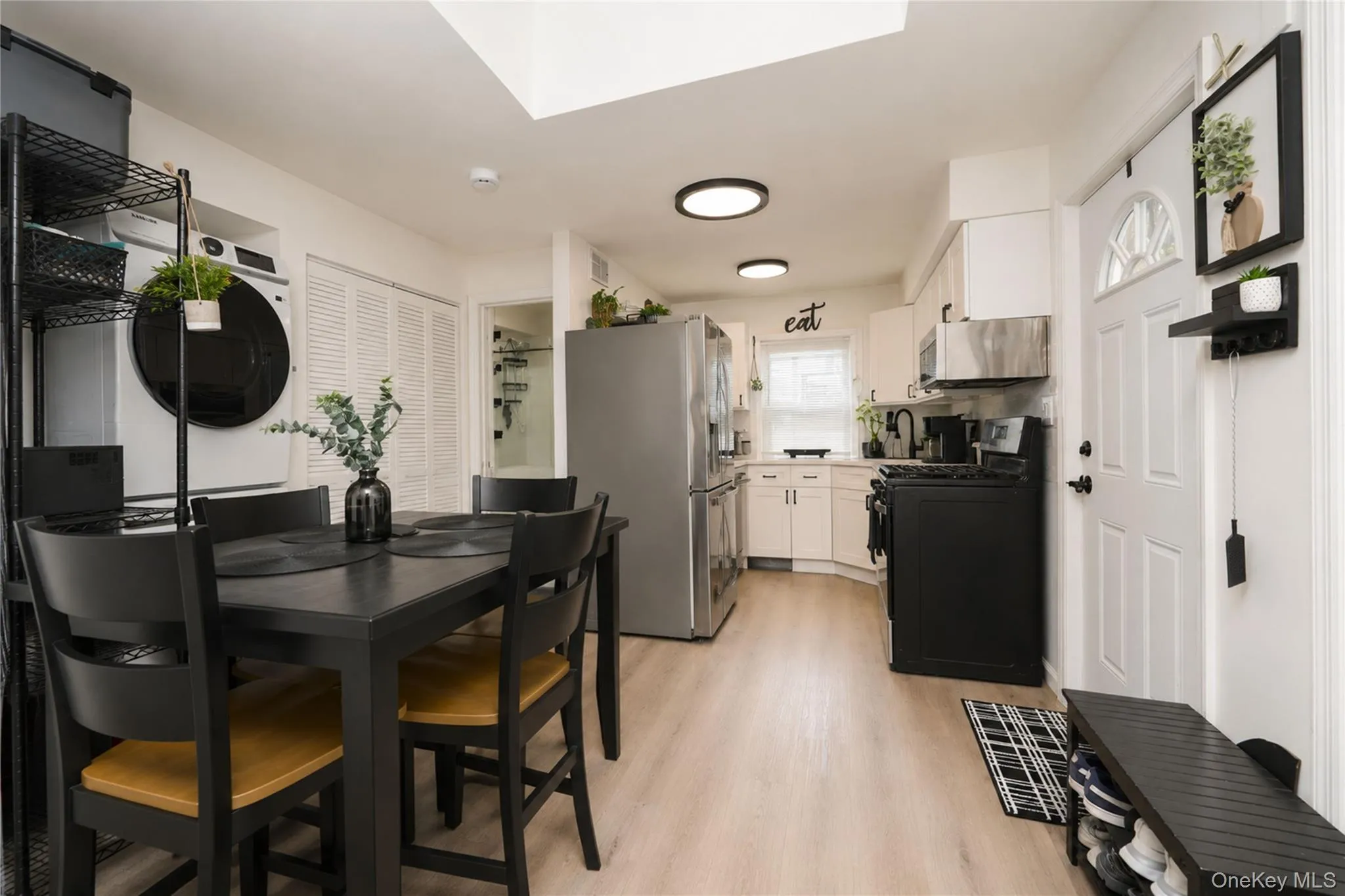 229 A Freeborn Street, New York, NY, 2 Bedrooms Bedrooms, 4 Rooms Rooms,1 BathroomBathrooms,Residential,For Rent,Freeborn,0,1017793 229 A Freeborn Street, New York, NY, 2 Bedrooms Bedrooms, 4 Rooms Rooms,1 BathroomBathrooms,Residential,For Rent,Freeborn,0,1017793