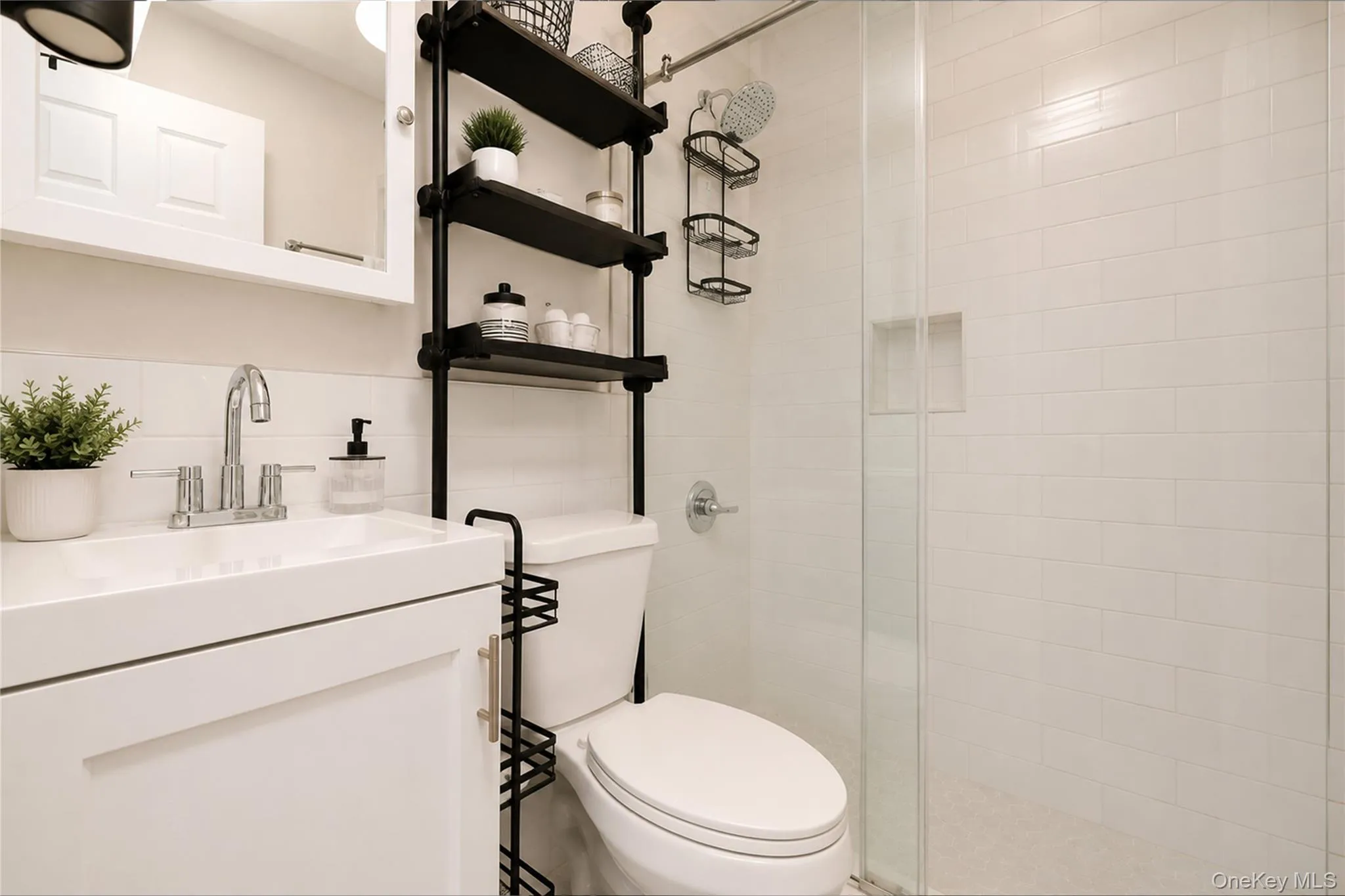 229 A Freeborn Street, New York, NY, 2 Bedrooms Bedrooms, 4 Rooms Rooms,1 BathroomBathrooms,Residential,For Rent,Freeborn,0,1017793 229 A Freeborn Street, New York, NY, 2 Bedrooms Bedrooms, 4 Rooms Rooms,1 BathroomBathrooms,Residential,For Rent,Freeborn,0,1017793