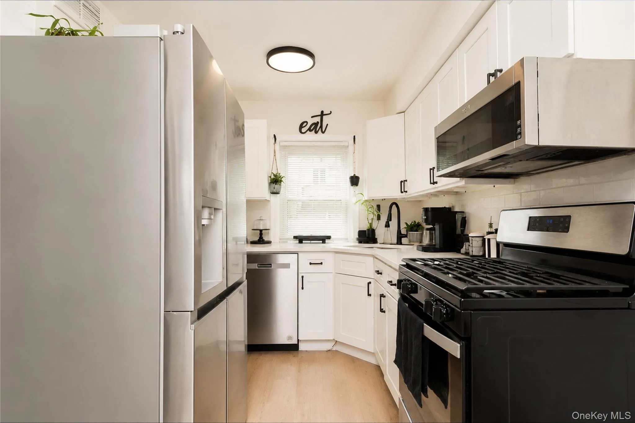 229 A Freeborn Street, New York, NY, 2 Bedrooms Bedrooms, 4 Rooms Rooms,1 BathroomBathrooms,Residential,For Rent,Freeborn,0,1017793 229 A Freeborn Street, New York, NY, 2 Bedrooms Bedrooms, 4 Rooms Rooms,1 BathroomBathrooms,Residential,For Rent,Freeborn,0,1017793