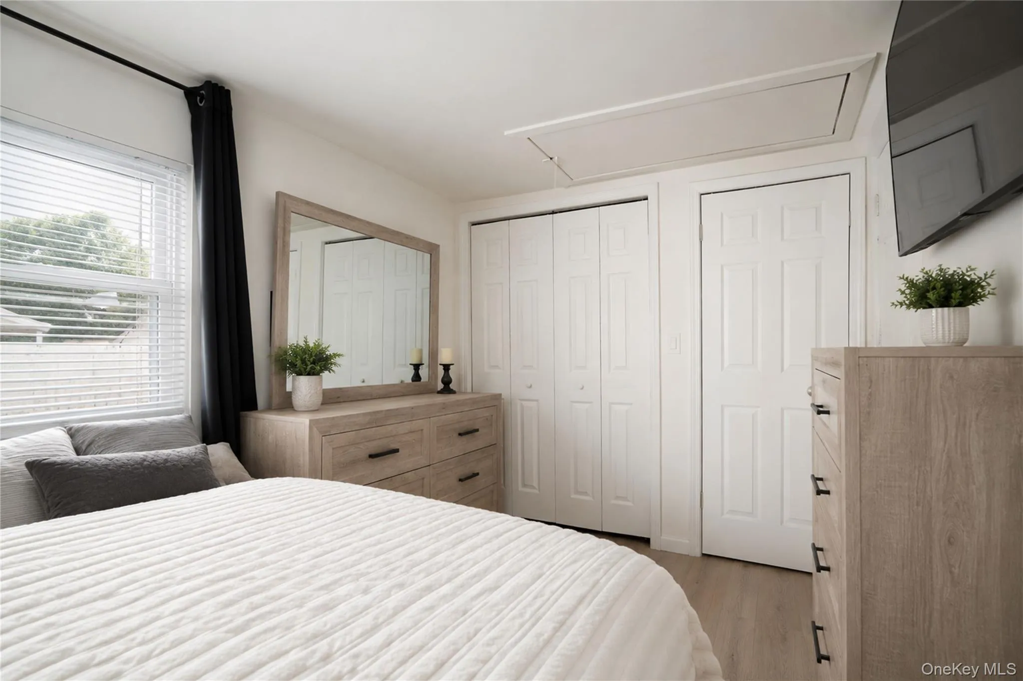 229 A Freeborn Street, New York, NY, 2 Bedrooms Bedrooms, 4 Rooms Rooms,1 BathroomBathrooms,Residential,For Rent,Freeborn,0,1017793 229 A Freeborn Street, New York, NY, 2 Bedrooms Bedrooms, 4 Rooms Rooms,1 BathroomBathrooms,Residential,For Rent,Freeborn,0,1017793