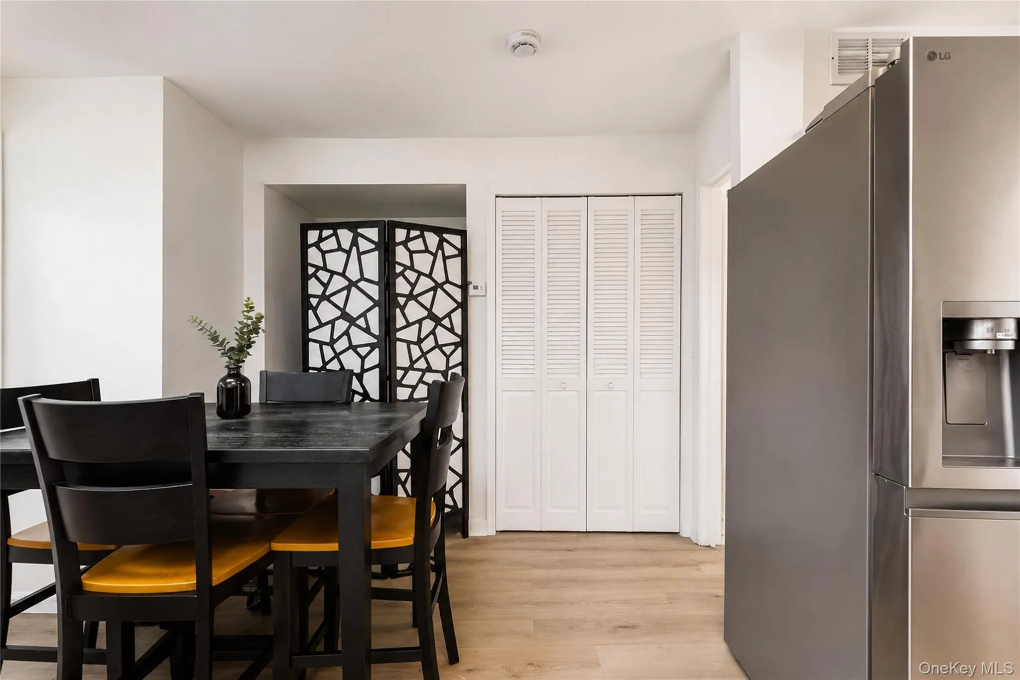 229 A Freeborn Street, New York, NY, 2 Bedrooms Bedrooms, 4 Rooms Rooms,1 BathroomBathrooms,Residential,For Rent,Freeborn,0,1017793 229 A Freeborn Street, New York, NY, 2 Bedrooms Bedrooms, 4 Rooms Rooms,1 BathroomBathrooms,Residential,For Rent,Freeborn,0,1017793