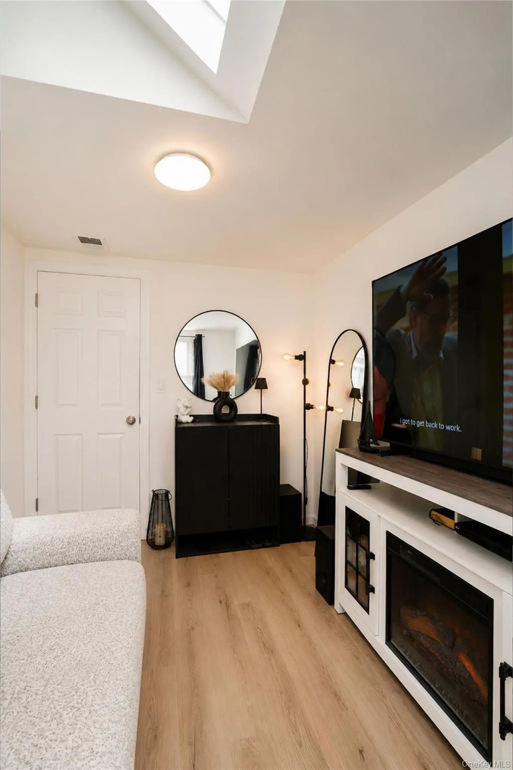 229 A Freeborn Street, New York, NY, 2 Bedrooms Bedrooms, 4 Rooms Rooms,1 BathroomBathrooms,Residential,For Rent,Freeborn,0,1017793 229 A Freeborn Street, New York, NY, 2 Bedrooms Bedrooms, 4 Rooms Rooms,1 BathroomBathrooms,Residential,For Rent,Freeborn,0,1017793