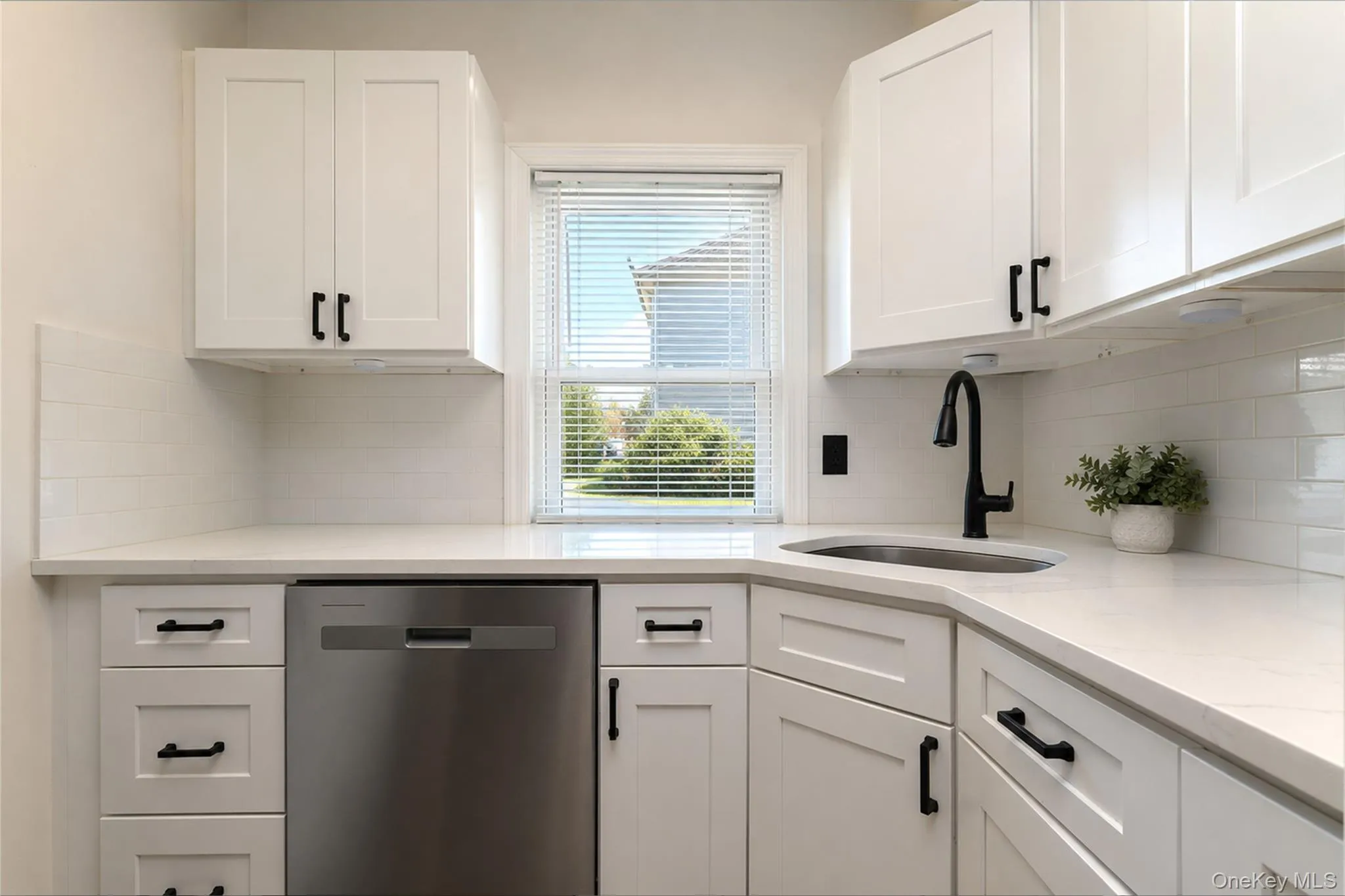 229 A Freeborn Street, New York, NY, 2 Bedrooms Bedrooms, 4 Rooms Rooms,1 BathroomBathrooms,Residential,For Rent,Freeborn,0,1017793 229 A Freeborn Street, New York, NY, 2 Bedrooms Bedrooms, 4 Rooms Rooms,1 BathroomBathrooms,Residential,For Rent,Freeborn,0,1017793