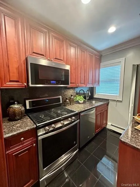 72 South Clinton Avenue, Islip, NY, 1 Bedroom Bedrooms, 3 Rooms Rooms,1 BathroomBathrooms,Residential Lease,For Rent,South Clinton,0,KEY1017798 72 South Clinton Avenue, Islip, NY, 1 Bedroom Bedrooms, 3 Rooms Rooms,1 BathroomBathrooms,Residential Lease,For Rent,South Clinton,0,KEY1017798