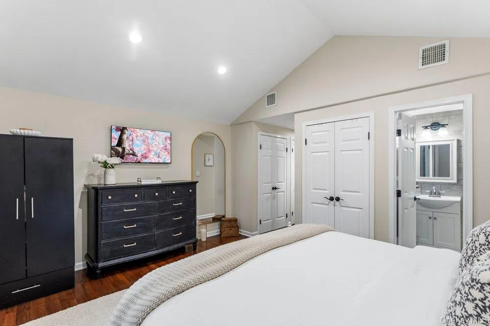 80 Joyce Road, Oyster Bay, NY, 3 Bedrooms Bedrooms, 8 Rooms Rooms,2 BathroomsBathrooms,Residential,For Rent,Joyce,0,KEY1017800 80 Joyce Road, Oyster Bay, NY, 3 Bedrooms Bedrooms, 8 Rooms Rooms,2 BathroomsBathrooms,Residential,For Rent,Joyce,0,KEY1017800