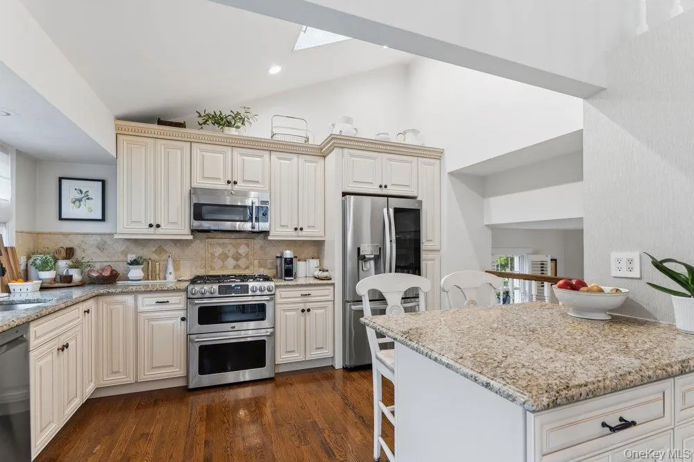 80 Joyce Road, Oyster Bay, NY, 3 Bedrooms Bedrooms, 8 Rooms Rooms,2 BathroomsBathrooms,Residential,For Rent,Joyce,0,KEY1017800 80 Joyce Road, Oyster Bay, NY, 3 Bedrooms Bedrooms, 8 Rooms Rooms,2 BathroomsBathrooms,Residential,For Rent,Joyce,0,KEY1017800