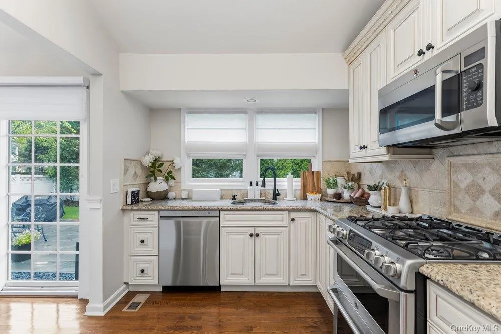 80 Joyce Road, Oyster Bay, NY, 3 Bedrooms Bedrooms, 8 Rooms Rooms,2 BathroomsBathrooms,Residential,For Rent,Joyce,0,KEY1017800 80 Joyce Road, Oyster Bay, NY, 3 Bedrooms Bedrooms, 8 Rooms Rooms,2 BathroomsBathrooms,Residential,For Rent,Joyce,0,KEY1017800