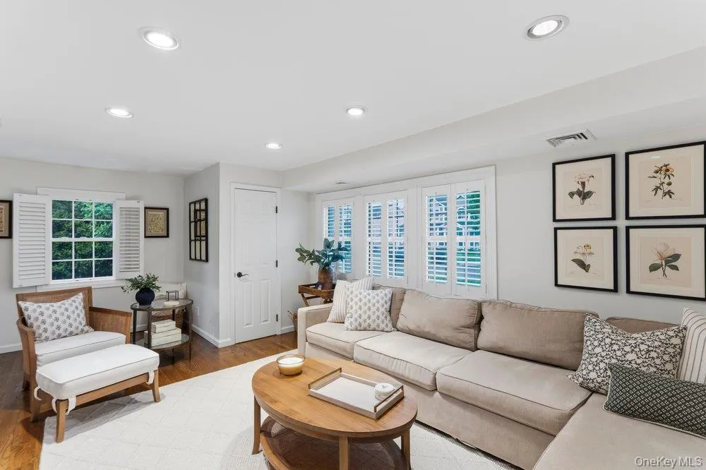 80 Joyce Road, Oyster Bay, NY, 3 Bedrooms Bedrooms, 8 Rooms Rooms,2 BathroomsBathrooms,Residential,For Rent,Joyce,0,KEY1017800 80 Joyce Road, Oyster Bay, NY, 3 Bedrooms Bedrooms, 8 Rooms Rooms,2 BathroomsBathrooms,Residential,For Rent,Joyce,0,KEY1017800