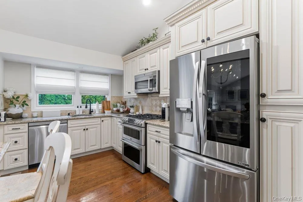 80 Joyce Road, Oyster Bay, NY, 3 Bedrooms Bedrooms, 8 Rooms Rooms,2 BathroomsBathrooms,Residential,For Rent,Joyce,0,KEY1017800 80 Joyce Road, Oyster Bay, NY, 3 Bedrooms Bedrooms, 8 Rooms Rooms,2 BathroomsBathrooms,Residential,For Rent,Joyce,0,KEY1017800
