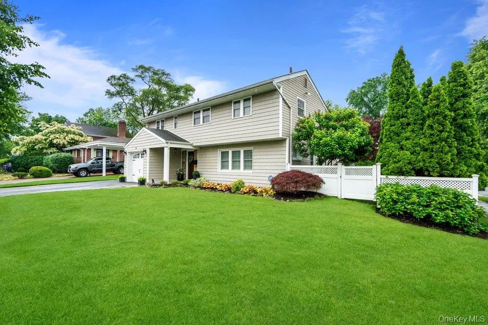 80 Joyce Road, Oyster Bay, NY, 3 Bedrooms Bedrooms, 8 Rooms Rooms,2 BathroomsBathrooms,Residential,For Rent,Joyce,0,KEY1017800 80 Joyce Road, Oyster Bay, NY, 3 Bedrooms Bedrooms, 8 Rooms Rooms,2 BathroomsBathrooms,Residential,For Rent,Joyce,0,KEY1017800