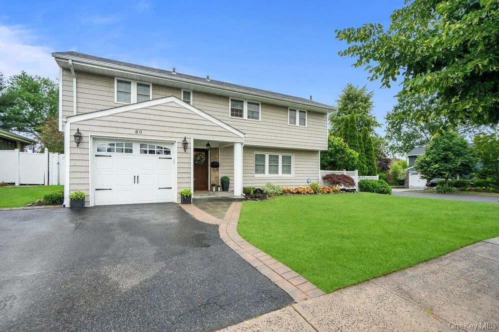 80 Joyce Road, Oyster Bay, NY, 3 Bedrooms Bedrooms, 8 Rooms Rooms,2 BathroomsBathrooms,Residential,For Rent,Joyce,0,KEY1017800 80 Joyce Road, Oyster Bay, NY, 3 Bedrooms Bedrooms, 8 Rooms Rooms,2 BathroomsBathrooms,Residential,For Rent,Joyce,0,KEY1017800