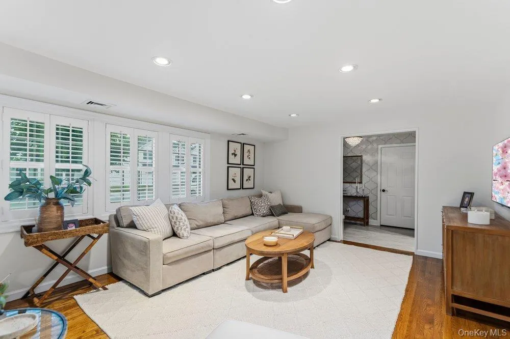 80 Joyce Road, Oyster Bay, NY, 3 Bedrooms Bedrooms, 8 Rooms Rooms,2 BathroomsBathrooms,Residential,For Rent,Joyce,0,KEY1017800 80 Joyce Road, Oyster Bay, NY, 3 Bedrooms Bedrooms, 8 Rooms Rooms,2 BathroomsBathrooms,Residential,For Rent,Joyce,0,KEY1017800