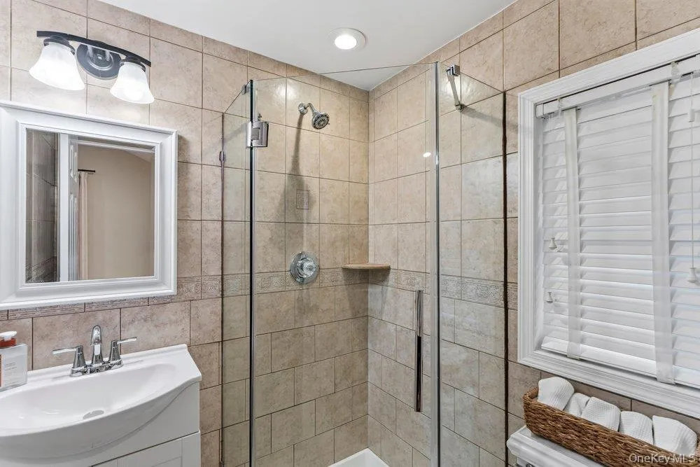 80 Joyce Road, Oyster Bay, NY, 3 Bedrooms Bedrooms, 8 Rooms Rooms,2 BathroomsBathrooms,Residential,For Rent,Joyce,0,KEY1017800 80 Joyce Road, Oyster Bay, NY, 3 Bedrooms Bedrooms, 8 Rooms Rooms,2 BathroomsBathrooms,Residential,For Rent,Joyce,0,KEY1017800